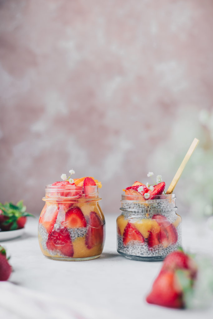 strawberry chia pudding parfaits
