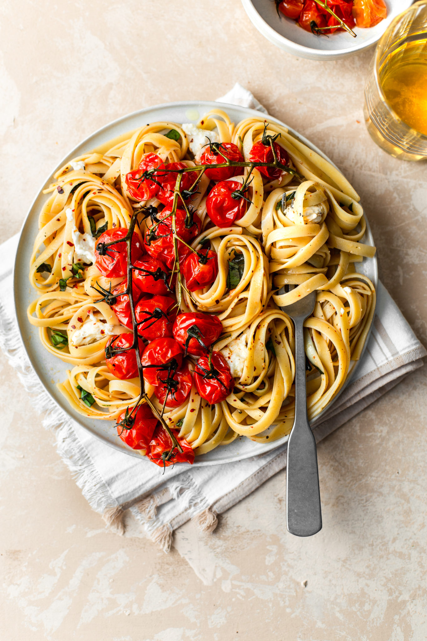 Simple Roasted Cherry Tomato Pasta - NattWrobel