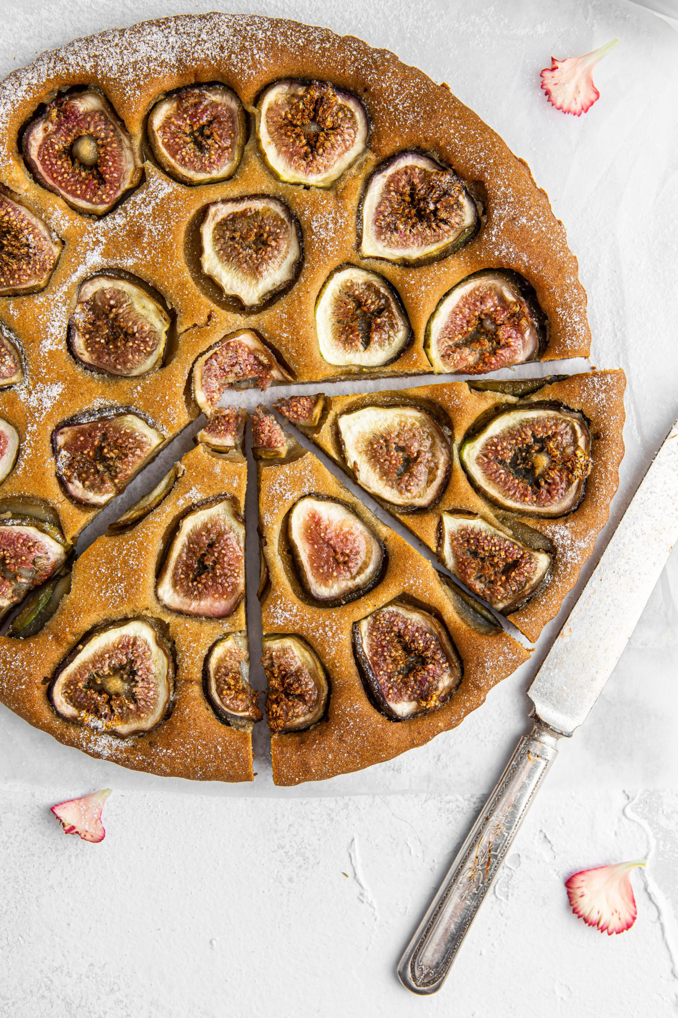 cake with figs food photography
