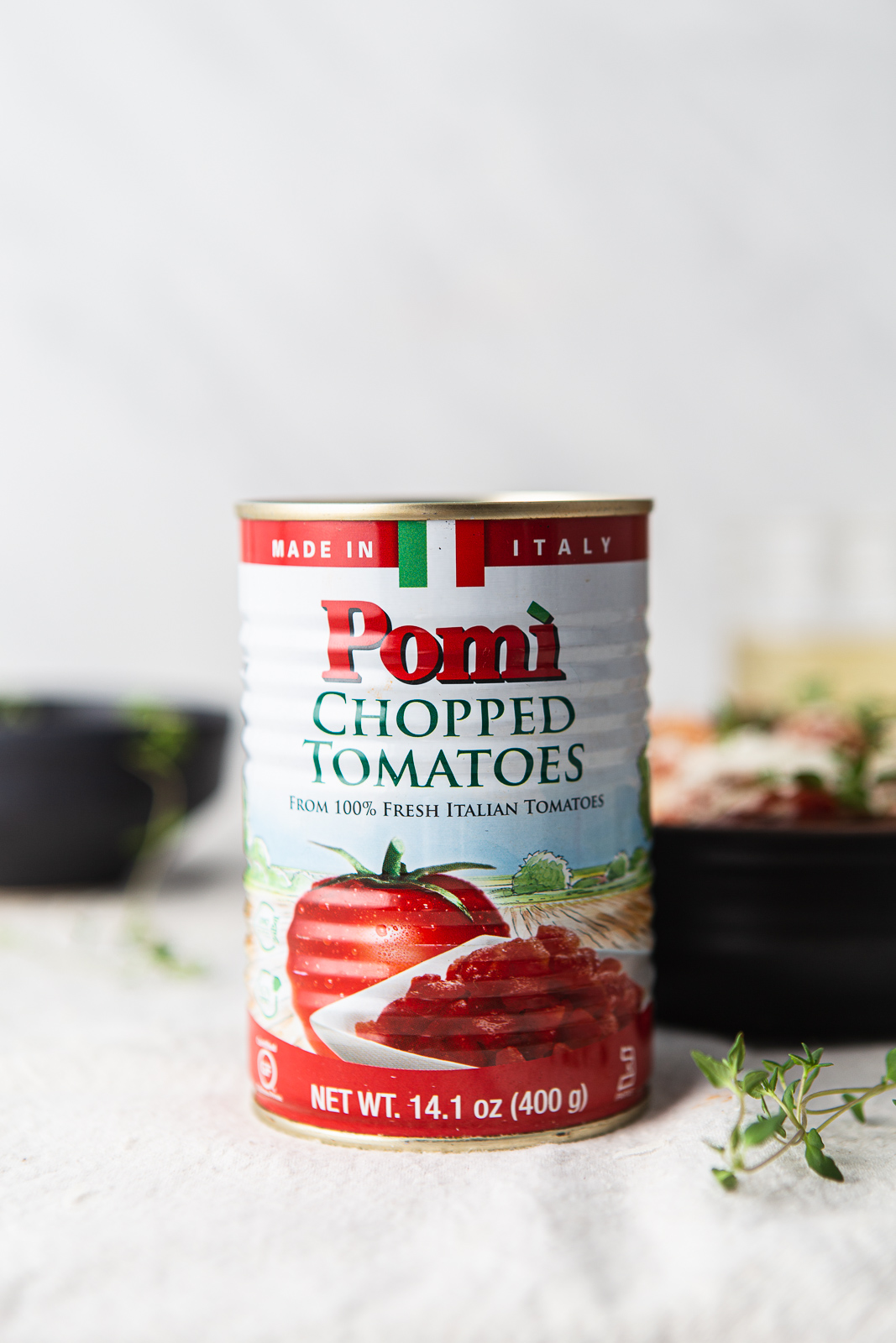 pomi chopped tomatoes photography